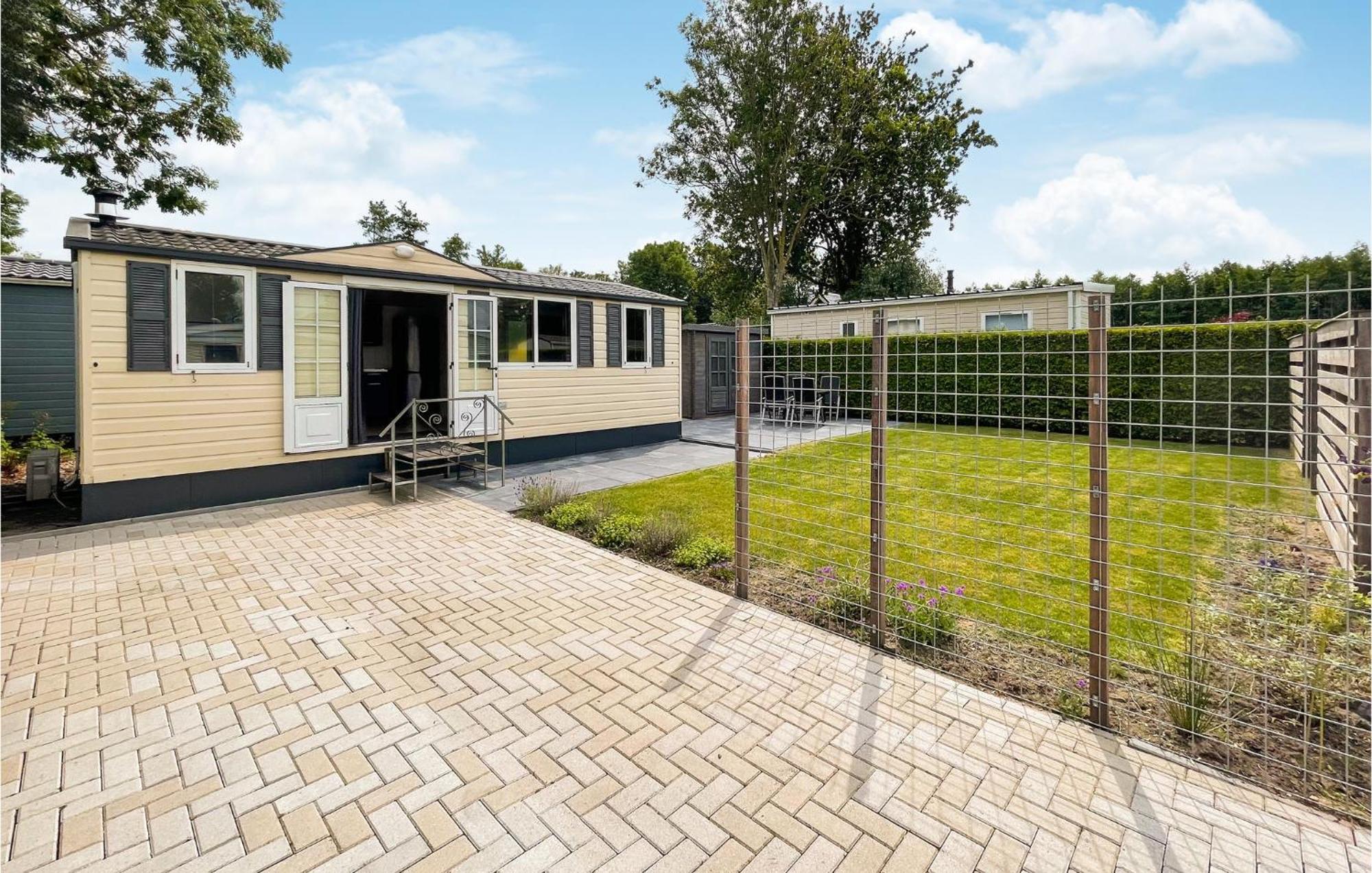 Gorgeous Home In Tzummarum With Wifi Exterior photo